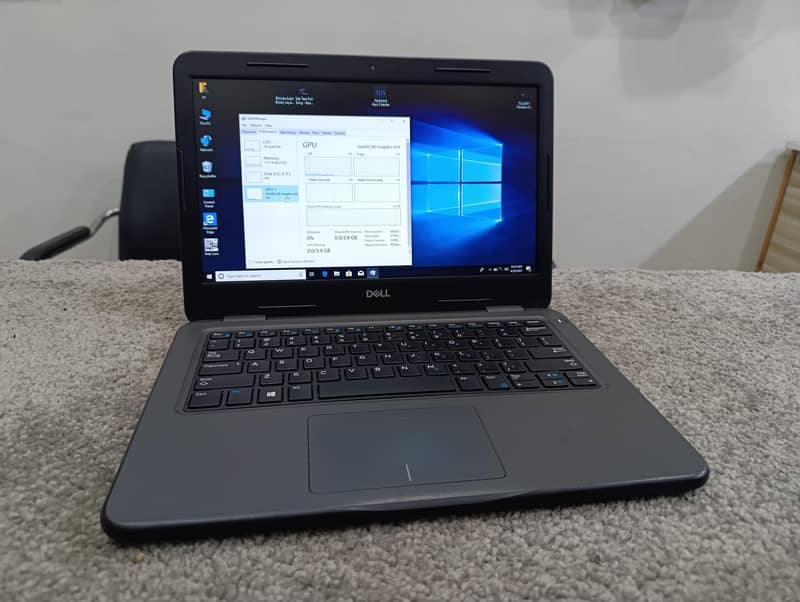 Dell latitude 3300 i3 7th gen with DDR4 8bGB RAM With Ddr4 8 GB RAM 13