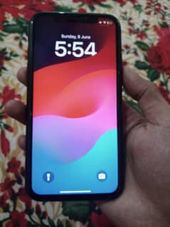 Iphone XR Factor unlocked in Lush Condition