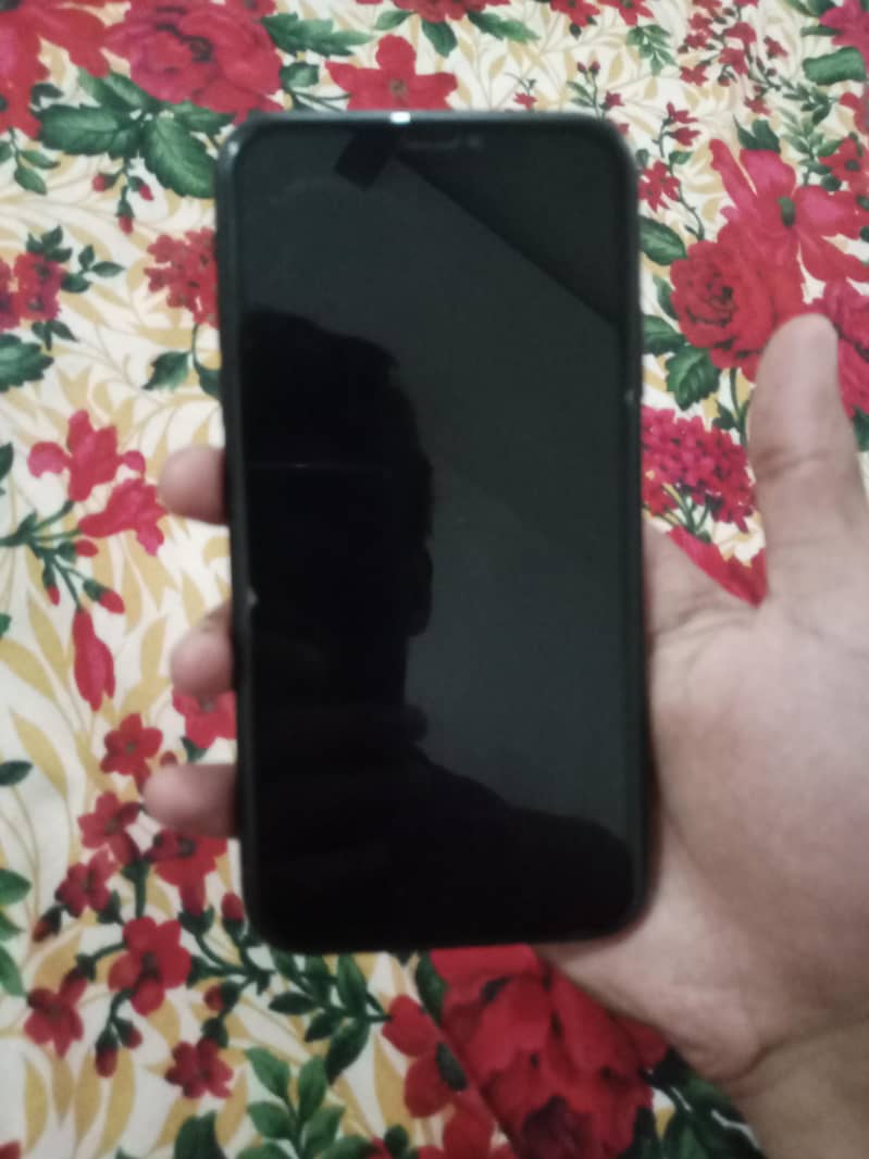 Iphone XR Factor unlocked in Lush Condition 2