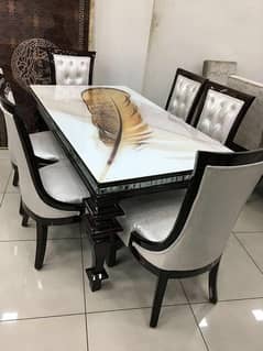 Draining table with chairs urgent sale available delivery guys