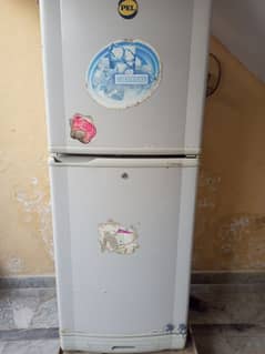 Used Refrigerator for Sale – Good Working Condition – 35000 PKR Only!