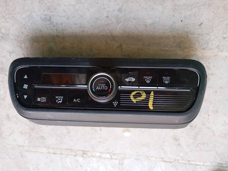 Honda N box custom 2020 Genuine parts 14