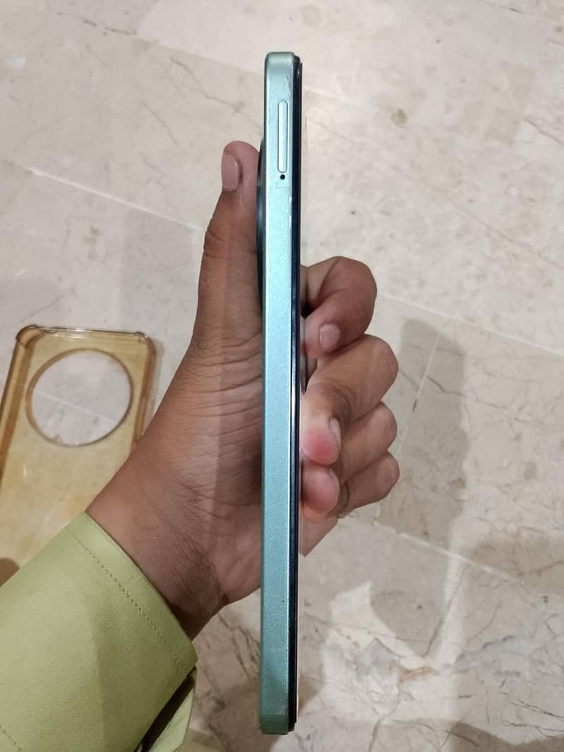 POCO c75 12GB RAM 256 GB memory 10/10 condition 2