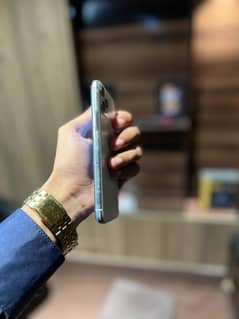 iphone 11 pro 64 gb non pta face I'd read descrip. . plz03298162759 wp