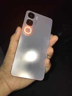 vivo y200  8/256 gb  11 month warranty available original box ,charger