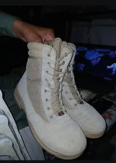 New Safety shoes or army shoes