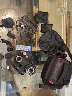 Cannon camera m50 with many accessories in low price