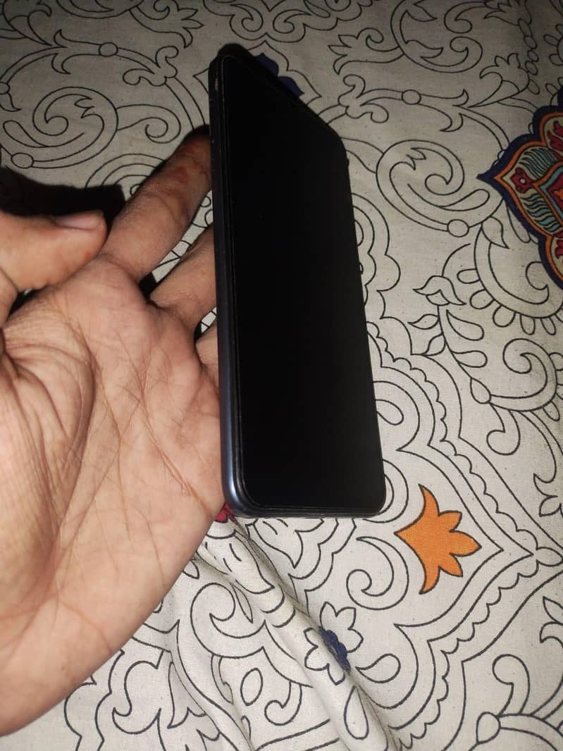 Techno spark 8c 2