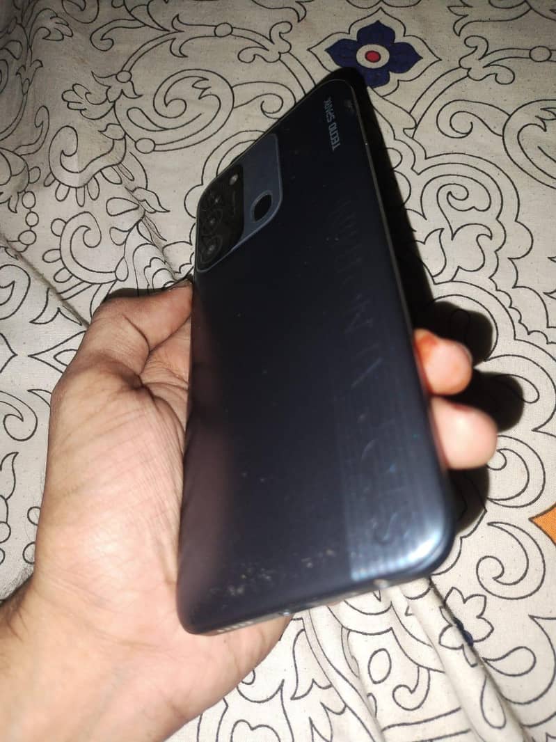 Techno spark 8c 3