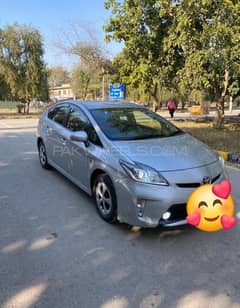 Toyota Prius 2018 import For Sale Totel Genuine Condition