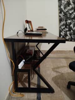 Sturdy Computer Table – Iron Frame & Wooden Top with Drawer