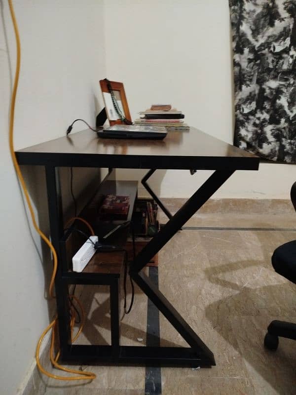 Sturdy Computer Table – Iron Frame & Wooden Top with Drawer 0