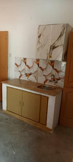For Rent Main Aprochable 10ft road 6Marla 2nd floor