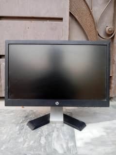 HP 19 inach LED far sale urgent