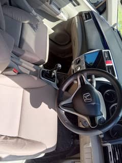l am selling Honda city 2016 model