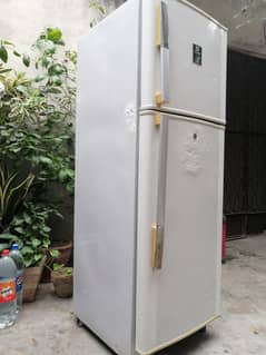 DAWLANCE FRIDGE REFRIGERATOR MEDIUM SIZE