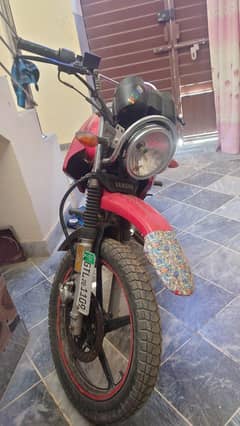 YBR 125G red color