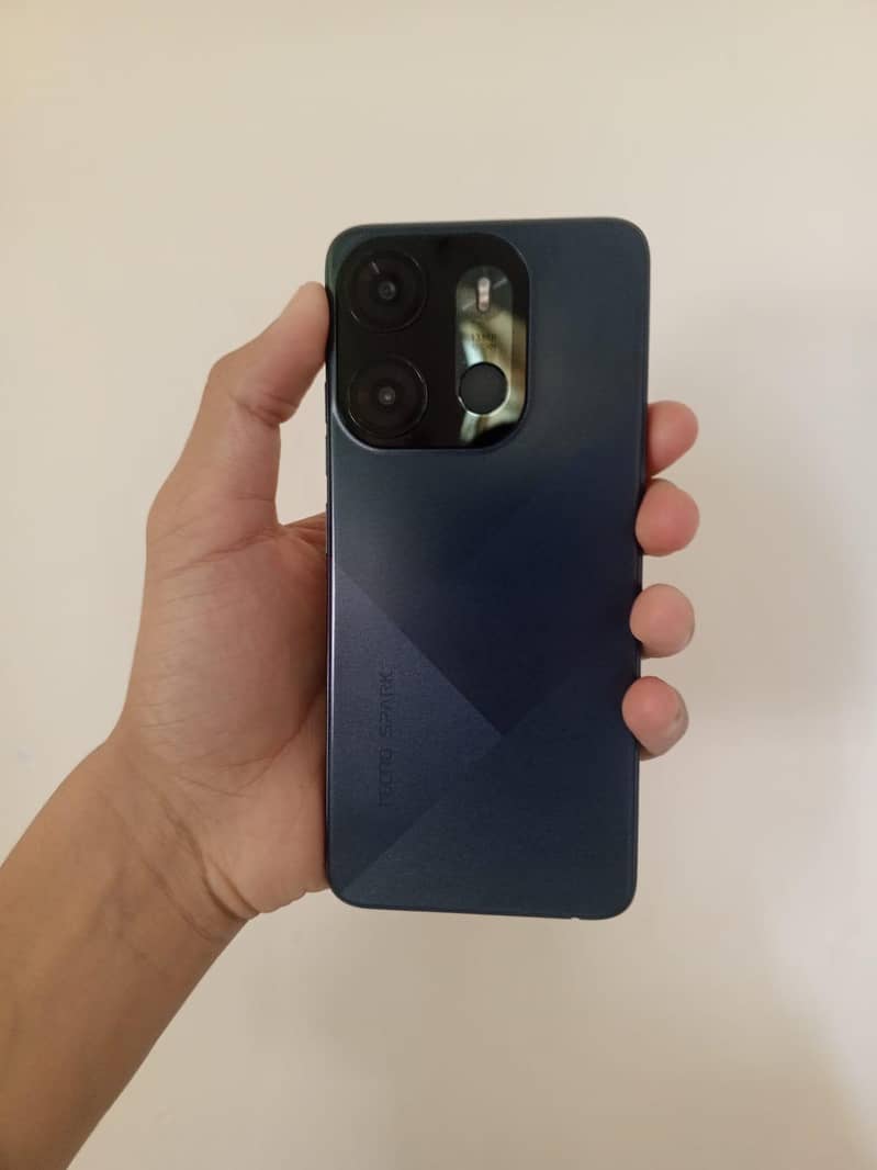 Tecno spark Go 2023 with box. Good condition phone 4gb ram/64gb memory 0