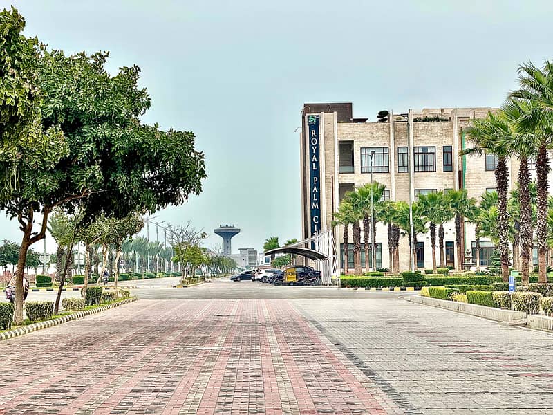 C-Block 10 Marla Facing Park Plot Available For SALE 0