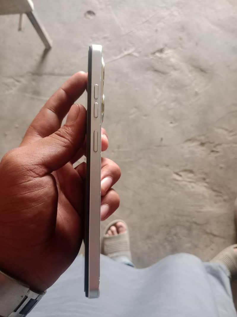 Tecno spark 20 10/9 condition 8/256 memory full box with charger 2