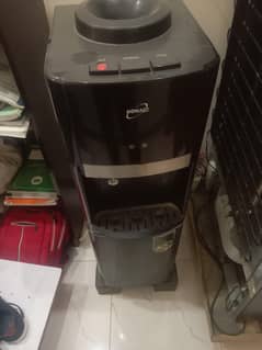 Homage water dispenser