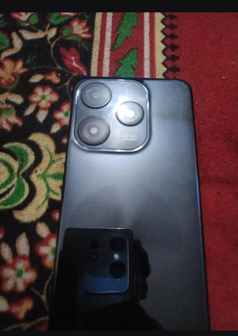 Techno spark 10C 4+4/128 black color good condition 0