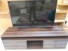 Samsung TV J5100 Full HD with Table