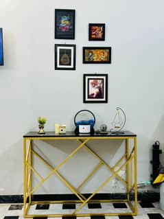 console table for sale 10/10 condition