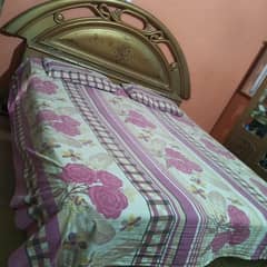 Bedroom set with king size spring mattress
