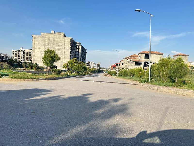 1 kanal Plot in C block Prime Location 4
