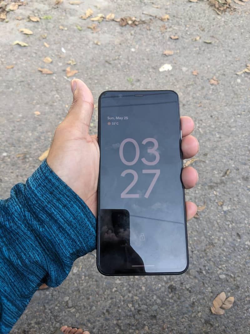 google pixel 4xl in good condition 2