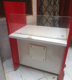 office Table banwai thi ofc close hogya he is liye sale kar rha hun