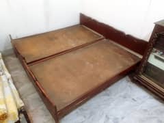 l. Wooden sigle  beds