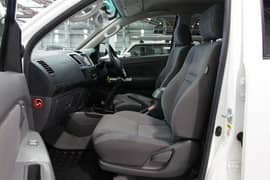 Toyota hilux SR seats