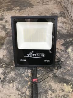 Bright Powerful 100W IP66 Led Floodlight - Ultimate outdoor lighting!