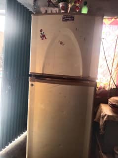 dawlance fridge medium size total working 03085856368