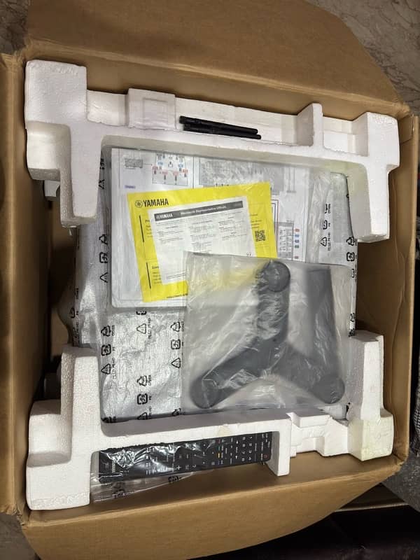 Yamaha CX A5200 processor with MX A5200 11 channel power amplifier 3