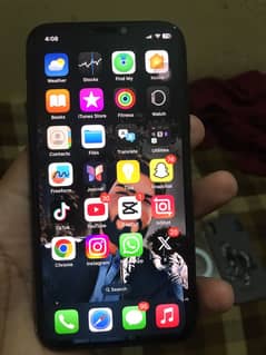 I phone xs 10 by 10 condition bettery health 76