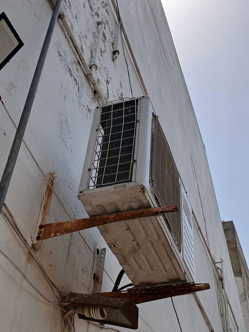 dawlance old model Ac non inverter - Air Conditioners - 1102451272