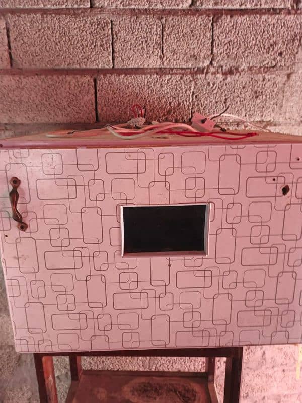 Chicks brooder ** only box** 2