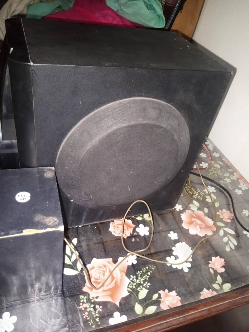 speakers with bwoofer 1