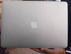 MACBOOK AIR