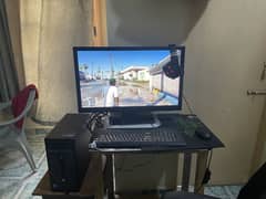 Gaming pc with lcd keyboard mouse headphones
