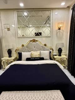Bed Set (Wing Chair Luxury Group)