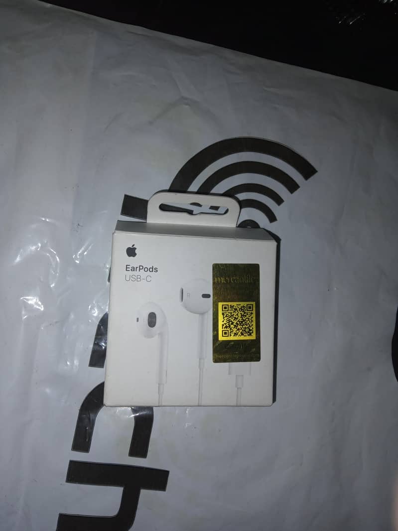 iphone original handsfree set box pack not single time use just opened 1