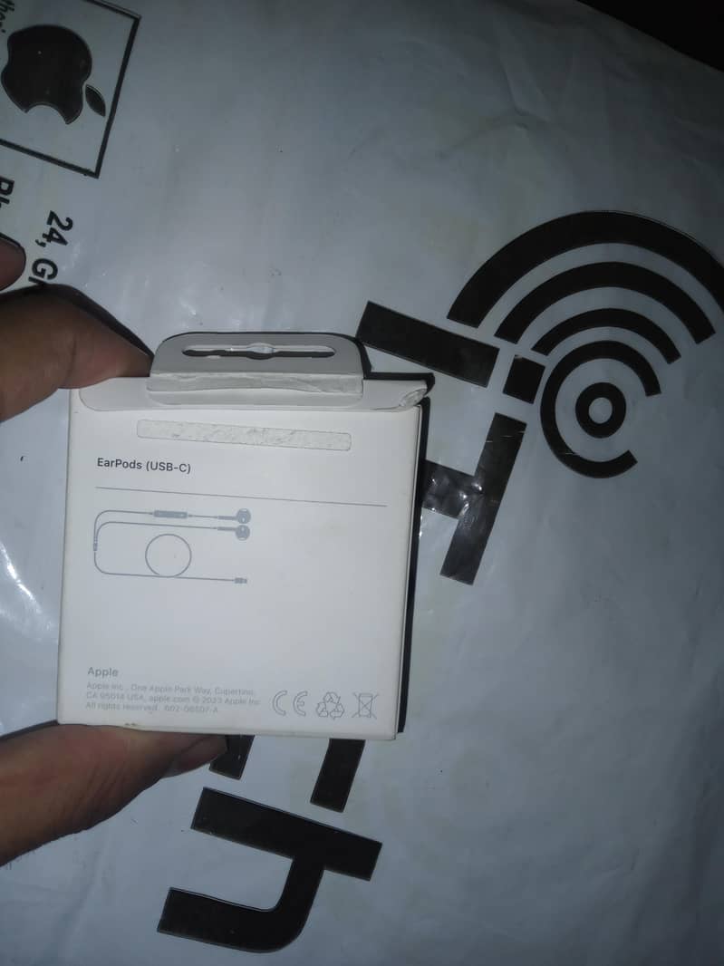 iphone original handsfree set box pack not single time use just opened 3