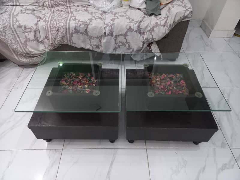 Center table set available in good condition 2