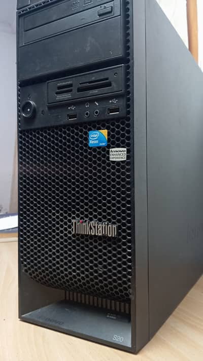 Lenovo S20 Workstation - 16GB RAM - 256 SSD - 1GB GPU - 6C Xeon