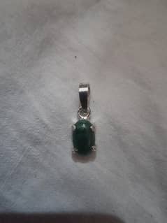 stone pendants (Emerald)