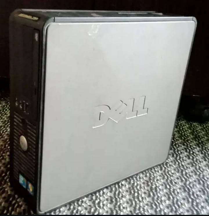 intel  core 2 duo e8500 with 4 GB ram ddr3 (80 GB HDD) 3.00 Ghz speed 7